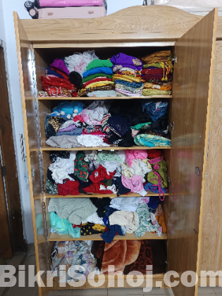 মালেয়শিয়ান বোর্ডের আলমারি